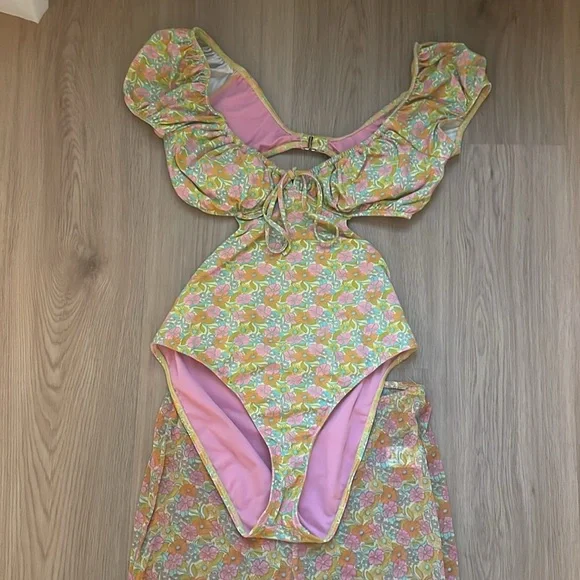 Dippin’ Daisy’s Swimsuit and Pants Set - Picture 2 of 5